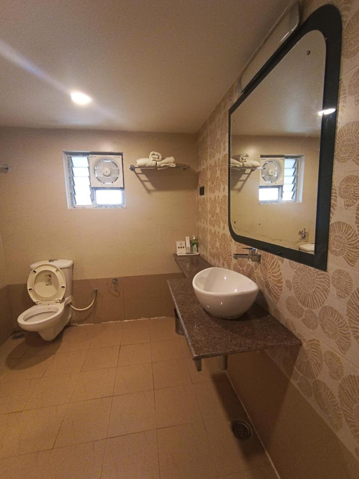 Hotel Diviyum Manor Port Blair Exterior foto