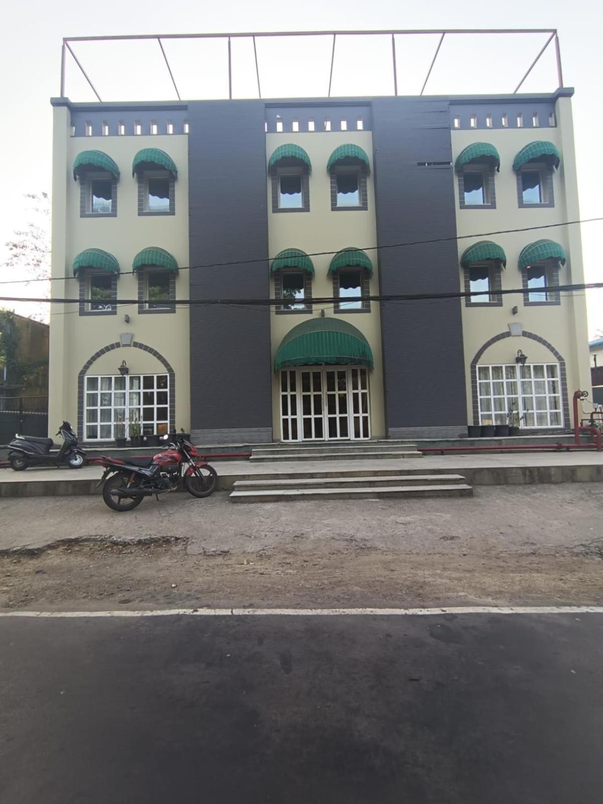 Hotel Diviyum Manor Port Blair Exterior foto